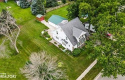 1113 Howard Street, Aplington, IA 50604