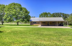 433 MILLS LN, Uvalde, TX 78801