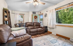2316 Valley Park Drive, Cedar Falls, IA 50613