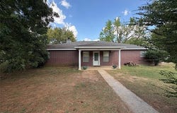 215 E Leecraft, Colbert, OK 74733