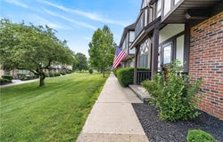 149 New Wickham Dr, Penfield, NY 14526
