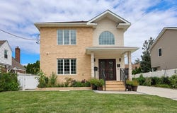 42 Celler Avenue, New Hyde Park, NY 11540