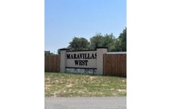 108 RIVER RUN DR, Poteet, TX 78065