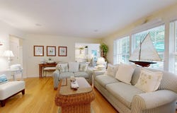 10 Lida Drive, Essex, VT 05452