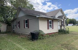 608 E 8th Street, Metropolis, IL 62960