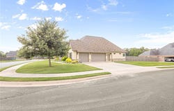 500 Oakleaf Trail, Centerton, AR 72719