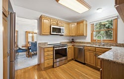 962 Kentucky Lane, Elk Grove Village, IL 60007