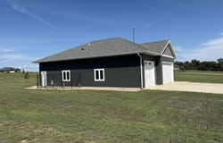 104 Caleb Ct, Parker, SD 57053