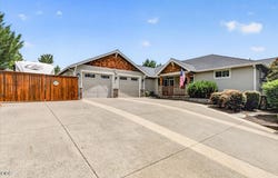 83 Hidden Valley Drive, Eagle Point, OR 97524
