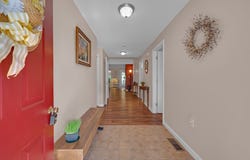 36 Betsy Ross Cir, Sturbridge, MA 01566
