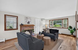 10 Hemlock Rd, Andover, MA 01810