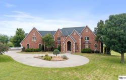 746 County Rd P, Yutan, NE 68073