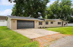 100 W Kentucky Street, Trenton, IL 62293