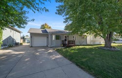 1205 Pasque Cirlce, Yankton, SD 57078