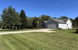14021 Pardee Road, Buchanan, MI 49107