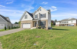 2216 Foxfield Ln, Salem, VA 24153