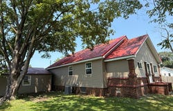 712 Stewart St, Carmi, IL 62821