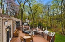 7 Windemere Crest, Woodbury, NY 11797