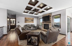 1304 S Monticello Ave, Sioux Falls, SD 57106