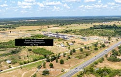 2063 N Magnolia Ave, Luling, TX 78648
