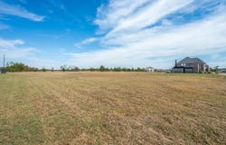 1104 Estate Drive, Ennis, TX 75119