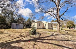 200 8th St SW, Moultrie, GA 31768