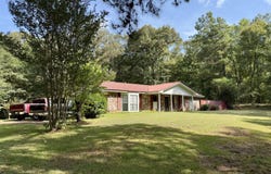 1840 White Apple Road, Roxie, MS 39661