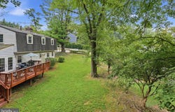 300 BROADLEAF DR NE, VIENNA, VA 22180