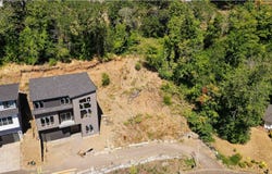 3828 EDGEWOOD Dr, Vancouver, WA 98661