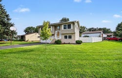 136 Augusta Road, Oswego, IL 60543