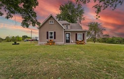 2121 County Road 362, New Bloomfield, MO 65063