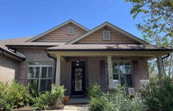 1938 Cardinal Ln, Navarre, FL 32566