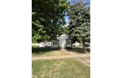 902 Redick Ave., Creighton, NE 68729
