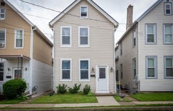 74 E 25 Street, Dubuque, IA 52001
