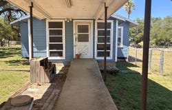 529 Avenue E, Poteet, TX 78065