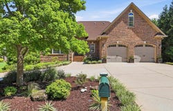 132 Neal Pointe Drive, Chesnee, SC 29323