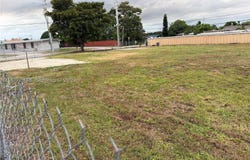 291 W 49th St, Hialeah, FL 33012