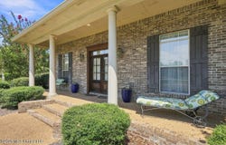 201 Eastside Lane, Brandon, MS 39047