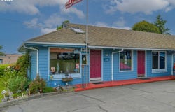 787 N CENTRAL Blvd, Coquille, OR 97423