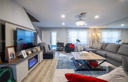 898 NW 47th St, Deerfield Beach, FL 33064