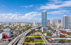 301 SW 8th St, Miami, FL 33130