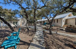 93 Saddle Mountain Rd, Leakey, TX 78873
