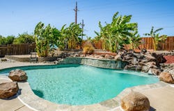 655 W Creekside Circle, Dixon, CA 95620