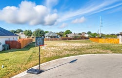 7 Hope, Uvalde, TX 78801