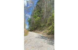 9323 State Road 7, Wrigley, KY 41477