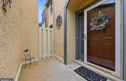 24 CABOT CT, MEDIA, PA 19063