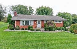 321 Comanche Dr, Rostraver, PA 15012