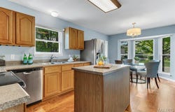 6 Country Bluff Court, St Charles, MO 63301