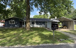 105 Walker Court, Exeter, MO 65647