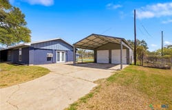 652 Mockingbird Lane, Goliad, TX 77963
